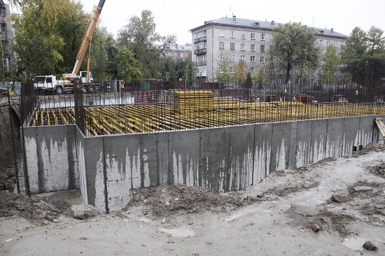 В Новосибирске заливают фундамент для здания школы №54