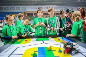 На XVI Всемирной олимпиаде роботов столичные школьники выиграли серебряные медали