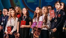 Школьники из Москвы завоевали 49 дипломов на Всероссийской олимпиаде по информатике: 