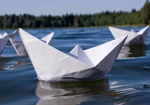 Желающих отправить в плавание бумажные кораблики приглашают в Парке Горького в Москве