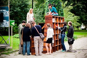 Традиционные летние читальни в парках Москвы готовы к открытию 