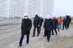 Санитарные и защитные меры на стройплощадках проконтролировал Губернатор Новосибирской области