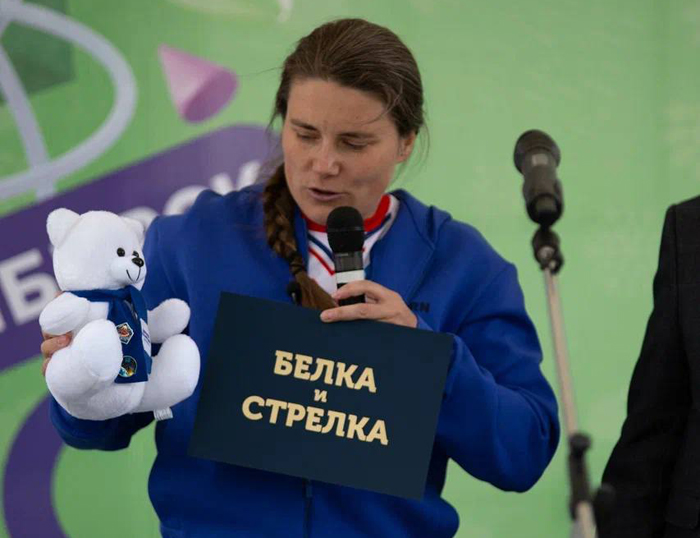 Белка и Стрелка — имена белых медвежат в Новосибирском зоопарке назвала космонавт Анна Кикина