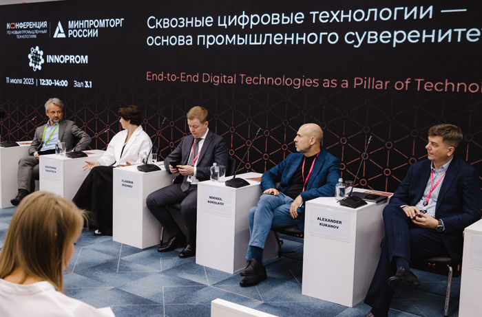 Более 20 миллиардов рублей на внедрение новых отечественных ПО получили российские разработчики через «Сколково» и РФРИТ