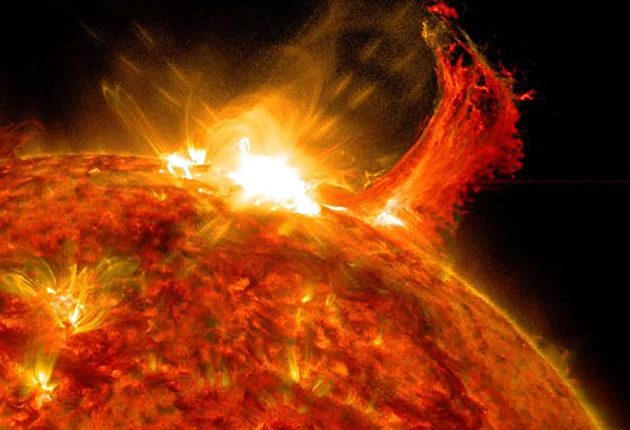 Daily Star — мощная буря на Солнце может оставить человечество без интернета в 2025 году