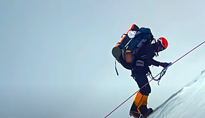 Альпинист из Новосибирска снял фильм о покорении Эвереста