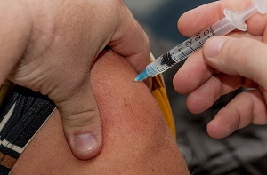 Жителям Новосибирска поставят прививку от гриппа