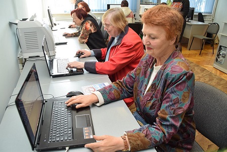  Московские пенсионеры стали выпускниками образовательного проекта