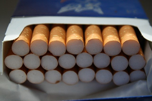 Ковидные расходы государства хотят оплатить за счёт курильщиков