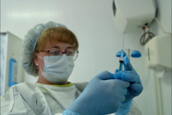 Вакцинация от COVID-19 продолжается в Новосибирской области