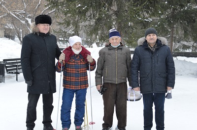 В Дзержинском районе Новосибирска почтили память защитников Отечества