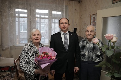Михаил Романов поздравил жительницу Петербурга с 95-летием
