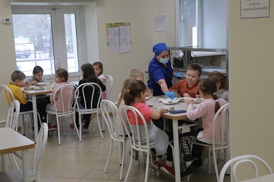 Более 87 тысяч новосибирских школьников будут получать бесплатные обеды