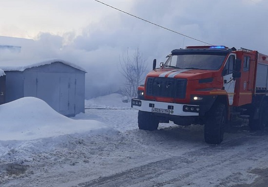 Под Новосибирском горит склад производителя мороженого «Русский холод»
