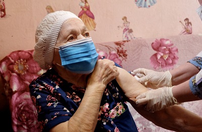 102-летнюю жительницу Новосибирска привили от коронавируса