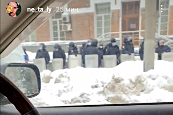 Задержания на митингах Навального начались в России
