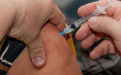 В России до конца года начнут вакцинацию подростков от COVID-19
