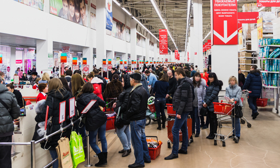 Огромные очереди в магазинах собираются перед Новым годом в Новосибирске
