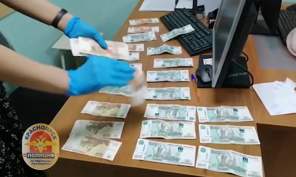 87-летняя пенсионерка из Красноярска подарила мошенницам почти 2 млн рублей
