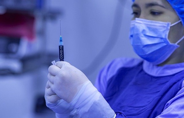 Обязательную вакцинацию от коронавируса отменили в Новосибирской области