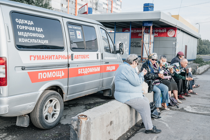Сотрудники «Ленты» в Новосибирске будут варить суп и печь хлеб для бездомных