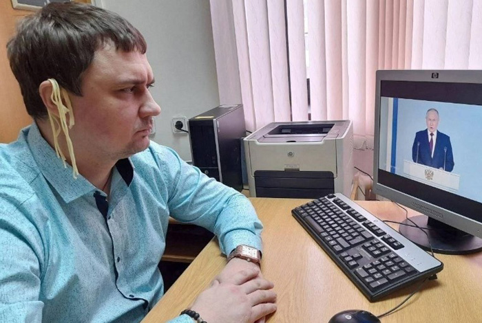 На депутата с лапшой на ушах Михаила Абдалкина завели дело о дискредитации армии
