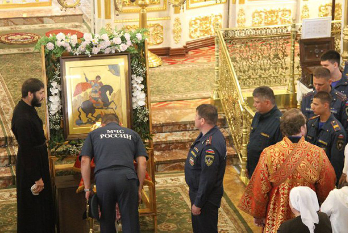 Силовики Новосибирской области отслужили молебен Георгию Победоносцу
