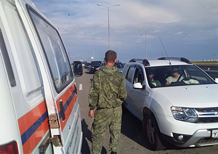 Автомобильная пробка у Крымского моста 3 июля выросла до 13 километров