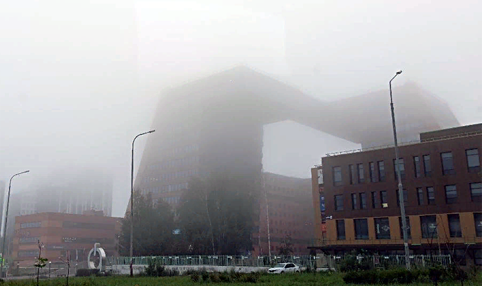 Сибирский Сайлент Хилл – фотографии Новосибирска в тумане публикуют пользователи в соцсетях