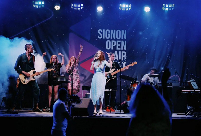 В сольном концерте Жени Львовской на СИГНОН Open Air Fest 2023 прозвучали композиции из дебютного альбома