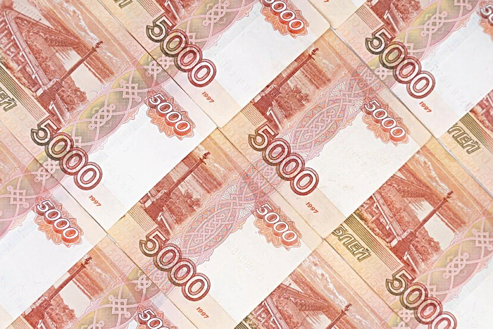Новые банкноты 1000 и 5000 рублей представит в октябре Центробанк