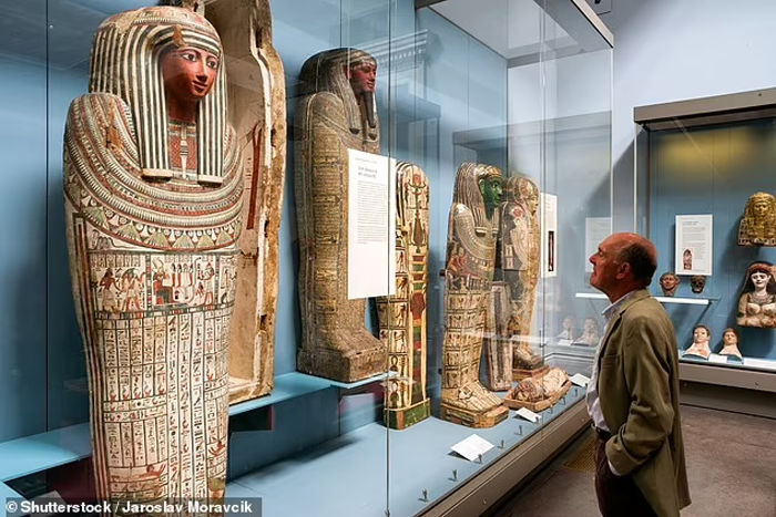 "Не используйте слово "мумия" - это оскорбительно для древних египтян": в британских музеях новый запрет