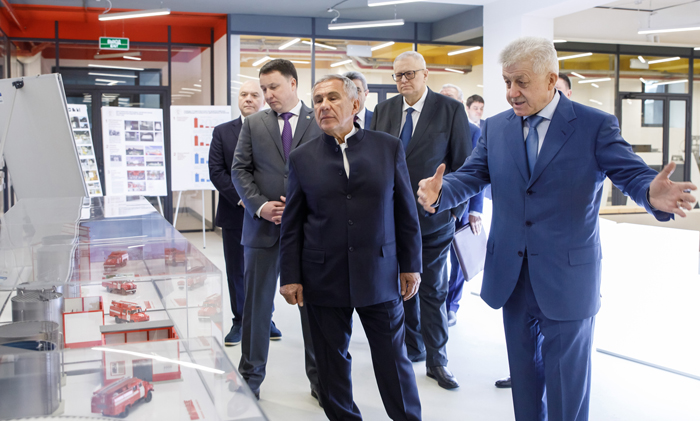 Президенту Татарстана Рустаму Минниханову представили совместный проект FLAMAX и КГАСУ в сфере водоснабжения и систем безопасности