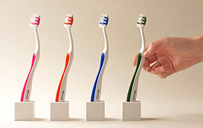 Инновационная зубная щетка Dencle