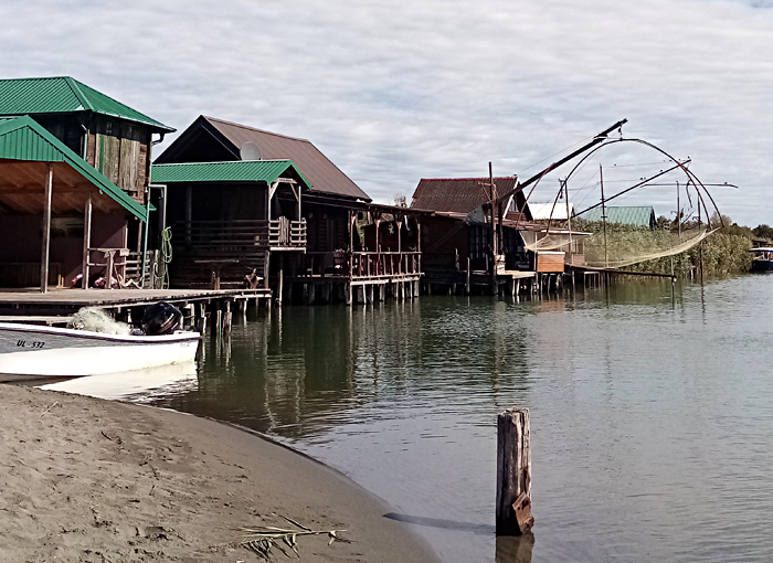 Рыбацкая деревня, Ада Бояна, Большие сети для рыбы